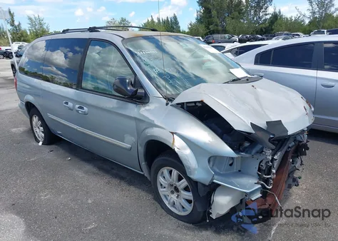 2006 Chrysler Town & Country Touring z USA, uszkodzony, nr VIN 2A4GP54L96R759556